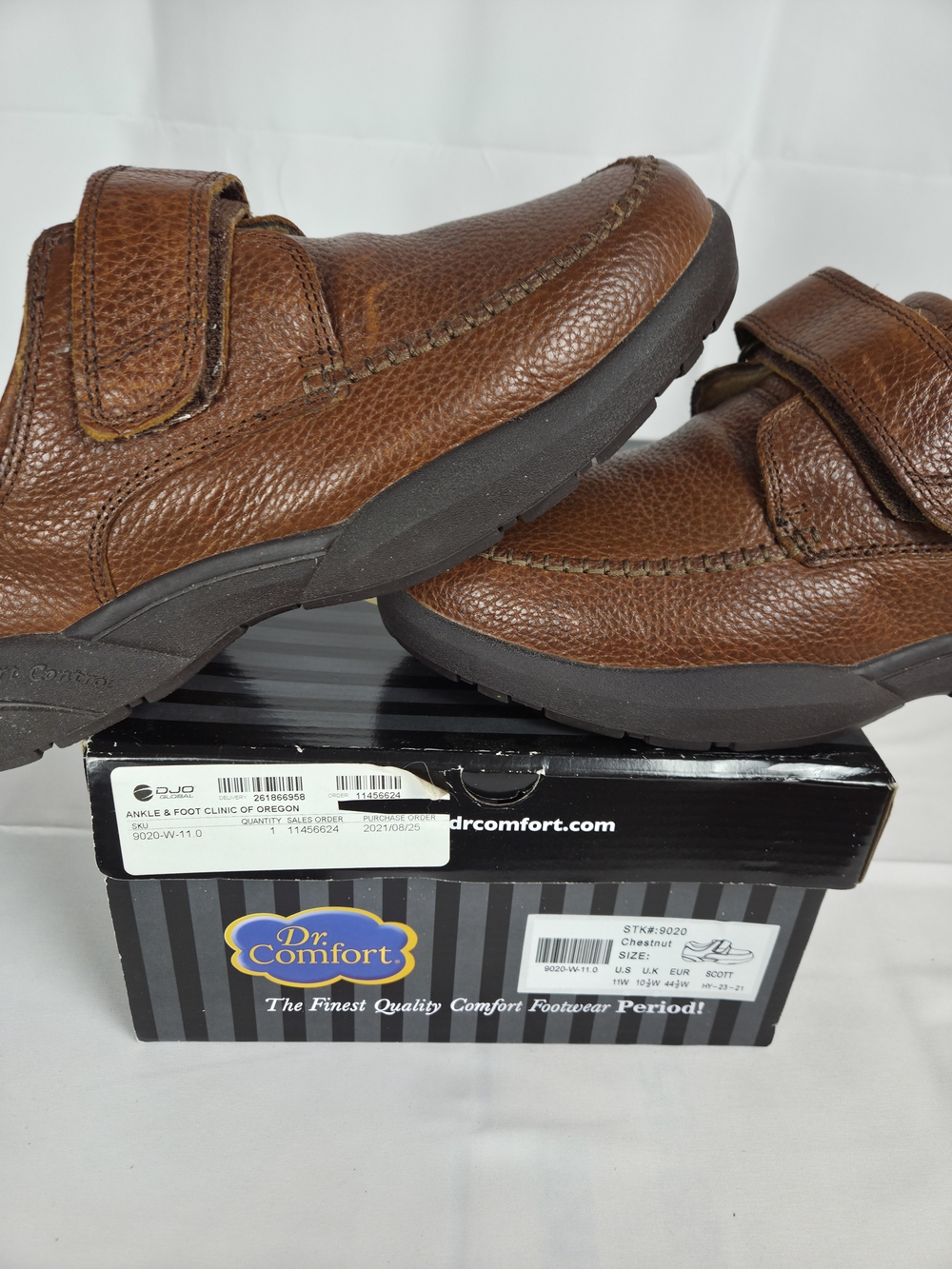 Men’s Chestnut Leather Derby Shoes. New... 11 Wide.